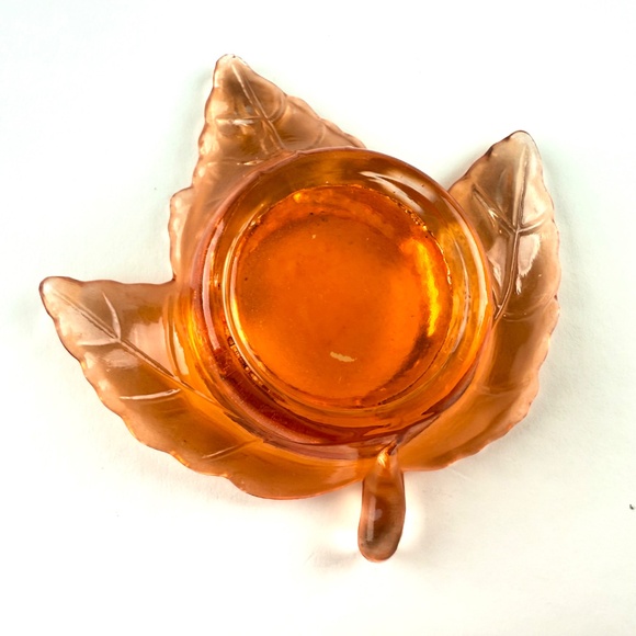 Set of 4 Leaf votive candle holders 2 gold and 2 orange - Picture 2 of 2